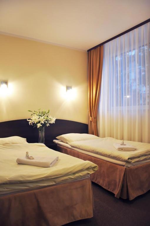 Hotel Pojezierze Szczecinek Esterno foto
