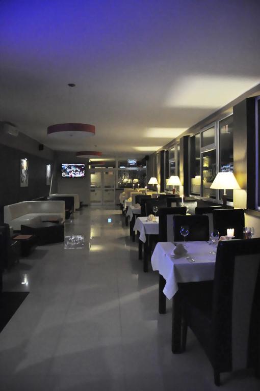 Hotel Pojezierze Szczecinek Esterno foto