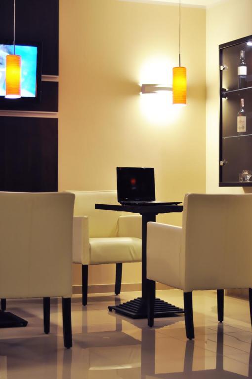 Hotel Pojezierze Szczecinek Esterno foto