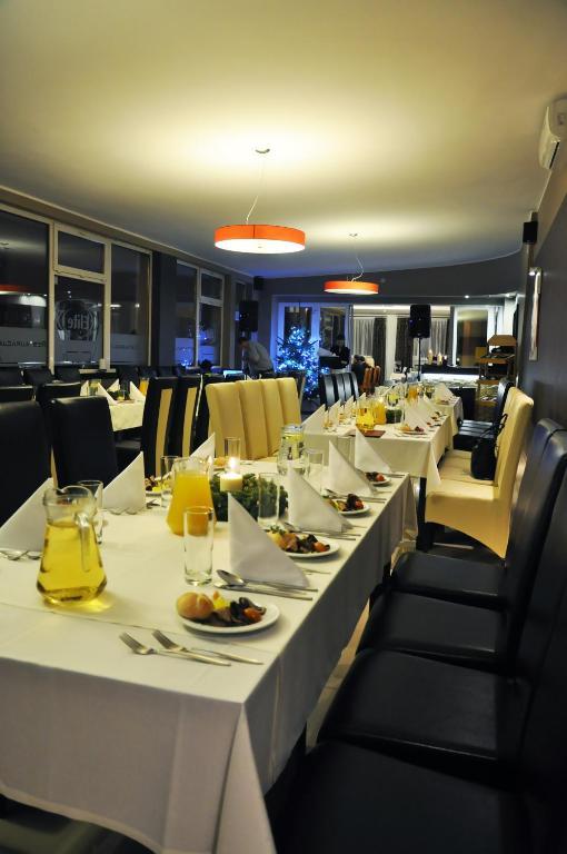 Hotel Pojezierze Szczecinek Esterno foto