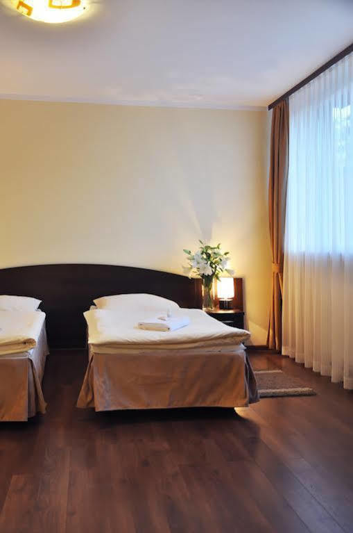 Hotel Pojezierze Szczecinek Esterno foto