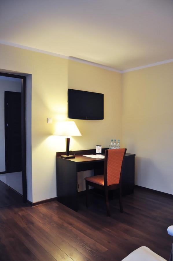 Hotel Pojezierze Szczecinek Esterno foto